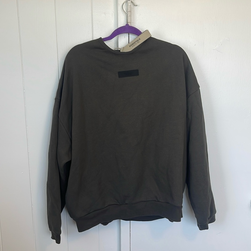 Essentials FOG Size L crewneck BRAND NEW
